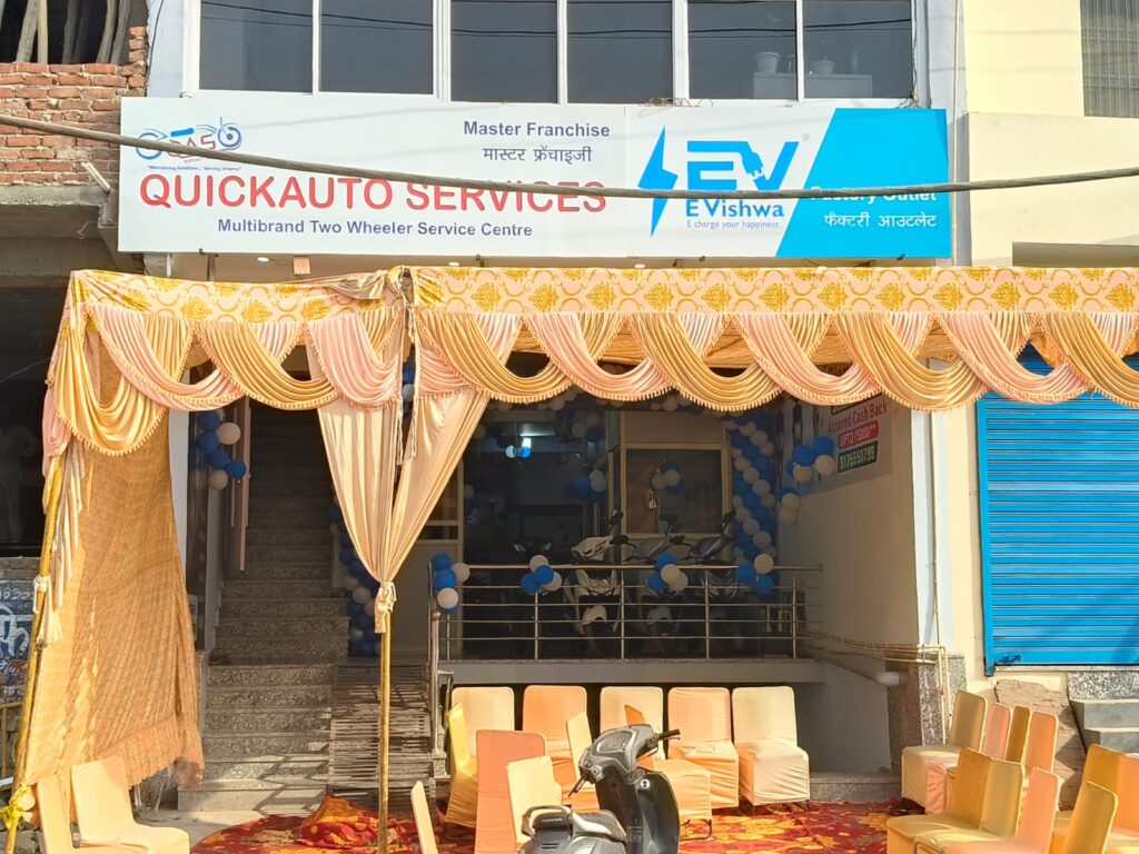 Why Do Bike Owners Trust Multi-Brand Service Centers Over Local Garages in 2025?